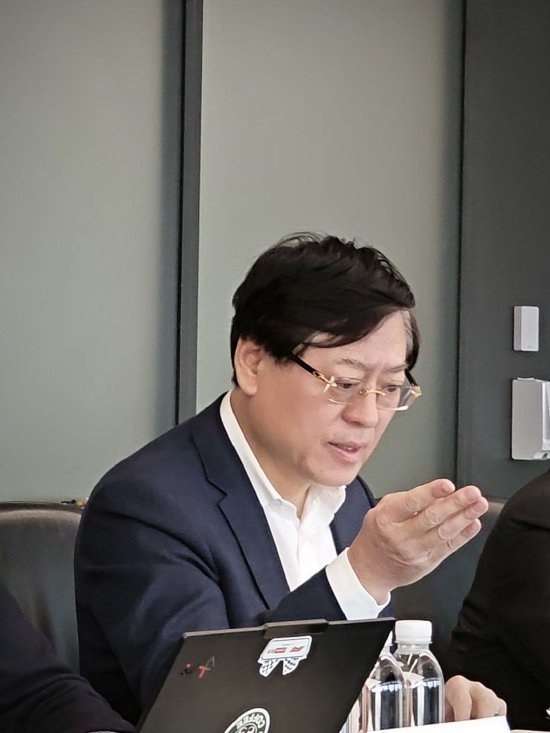星辉娱乐注册：联想集团杨元庆：推动 AI 的普及普惠，不是大家用豆包、千问和 Kimi 就可以促成的